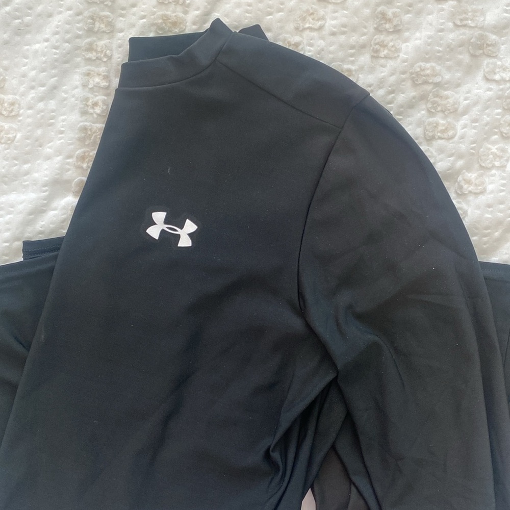 Under Armour Youth xxL Black Undershirt